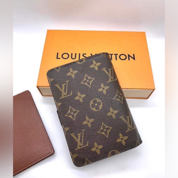 🤩🎈Authentic Louis Vuitton wallet🎈🤩 - Picture 3 of 16